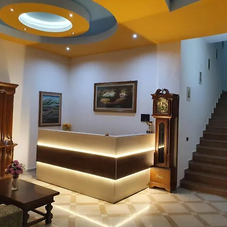 Risus Hotel Golem (Tirana)