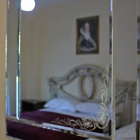 Hotel Risus Golem (Tirana)