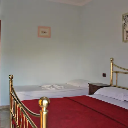 Risus Hotel Golem (Tirana)