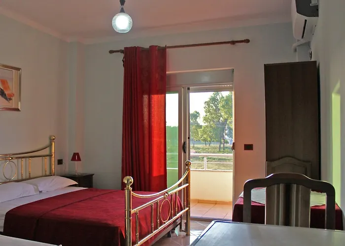 Risus Golem (Tirana)